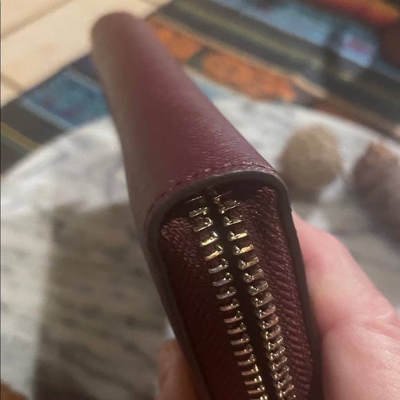 Kate Spade Deep Plum Zip Up Leather Wallet Gold Accents, EUC 🎁 - Picture 8 of 12